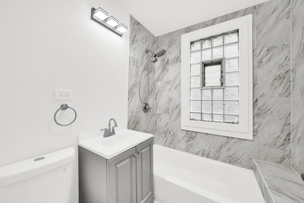 6508 S Claremont Avenue, Chicago, IL 60636