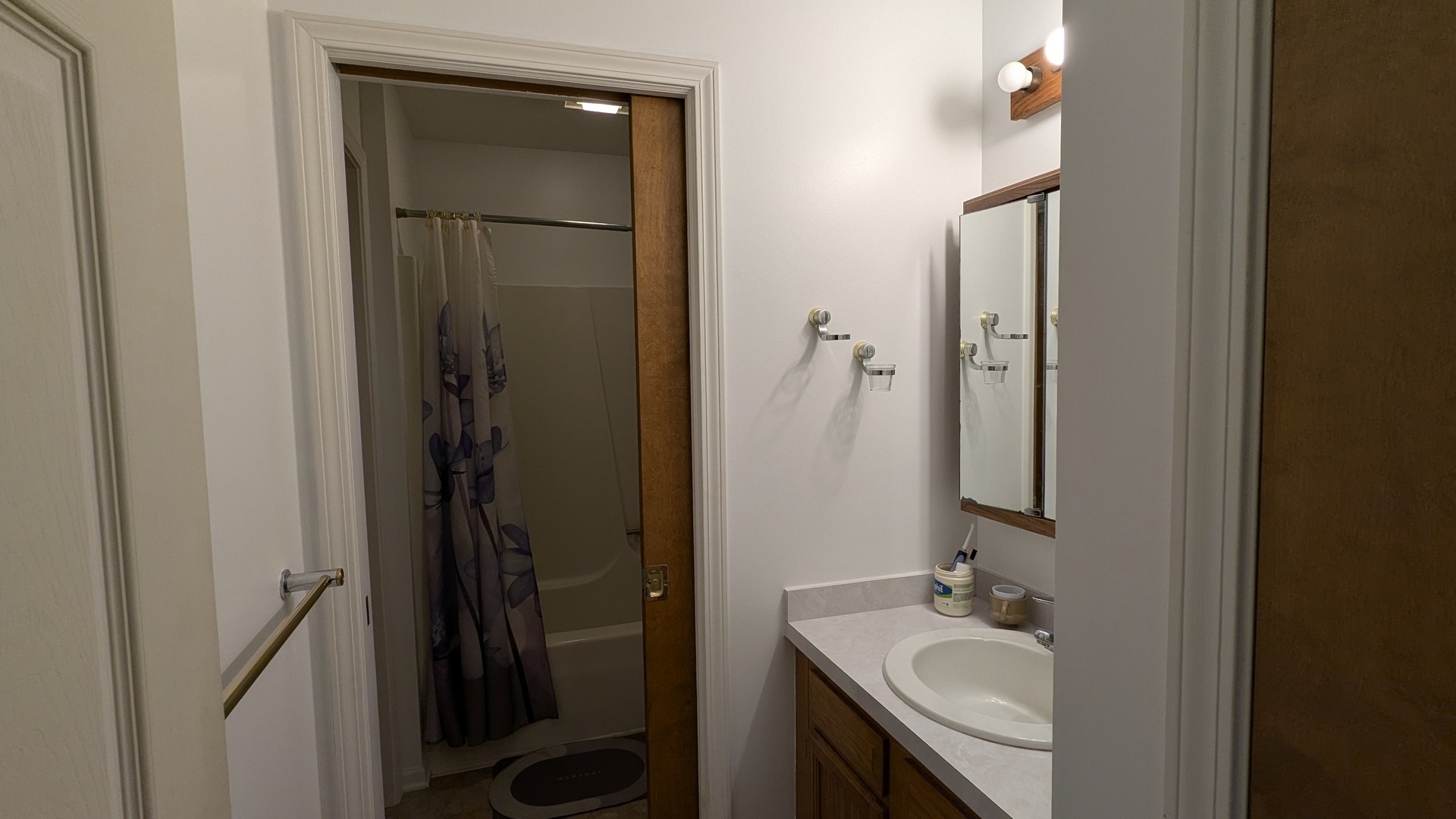 2284 Briarhill Drive, Naperville, IL 60565