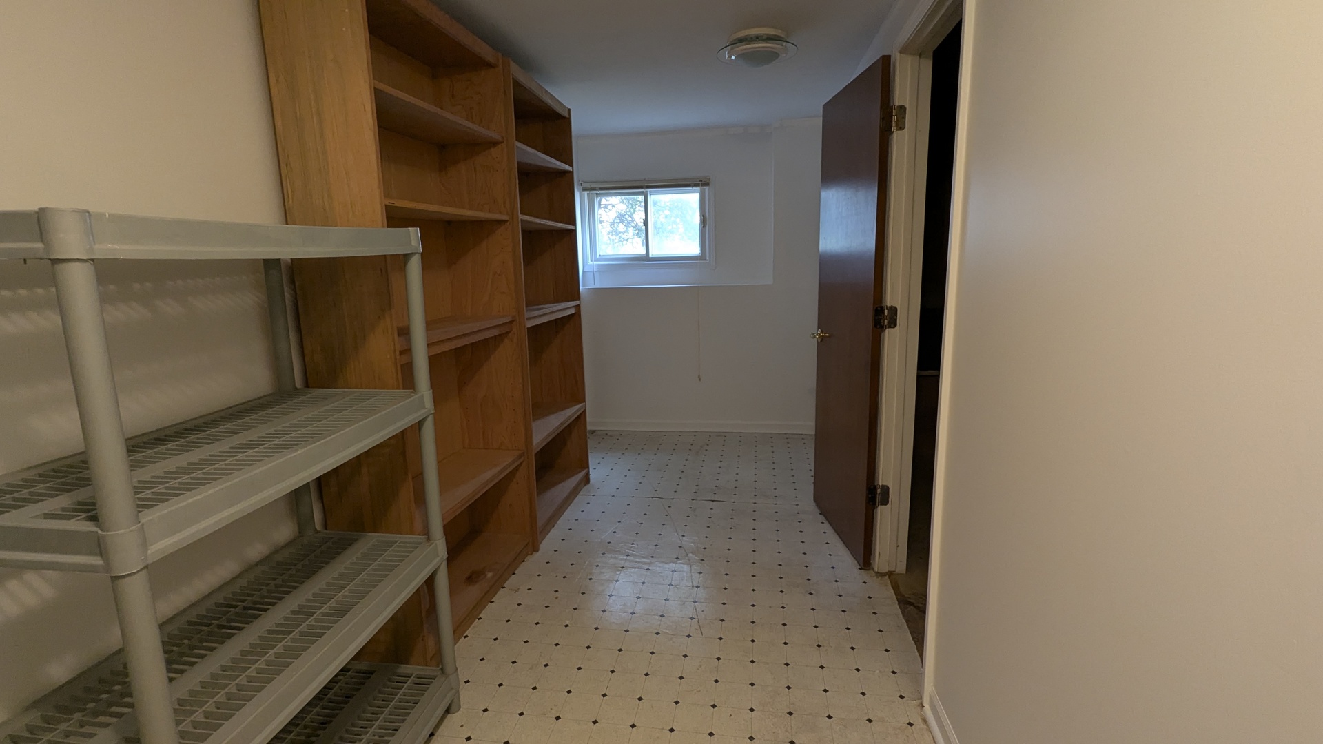 2284 Briarhill Drive, Naperville, IL 60565