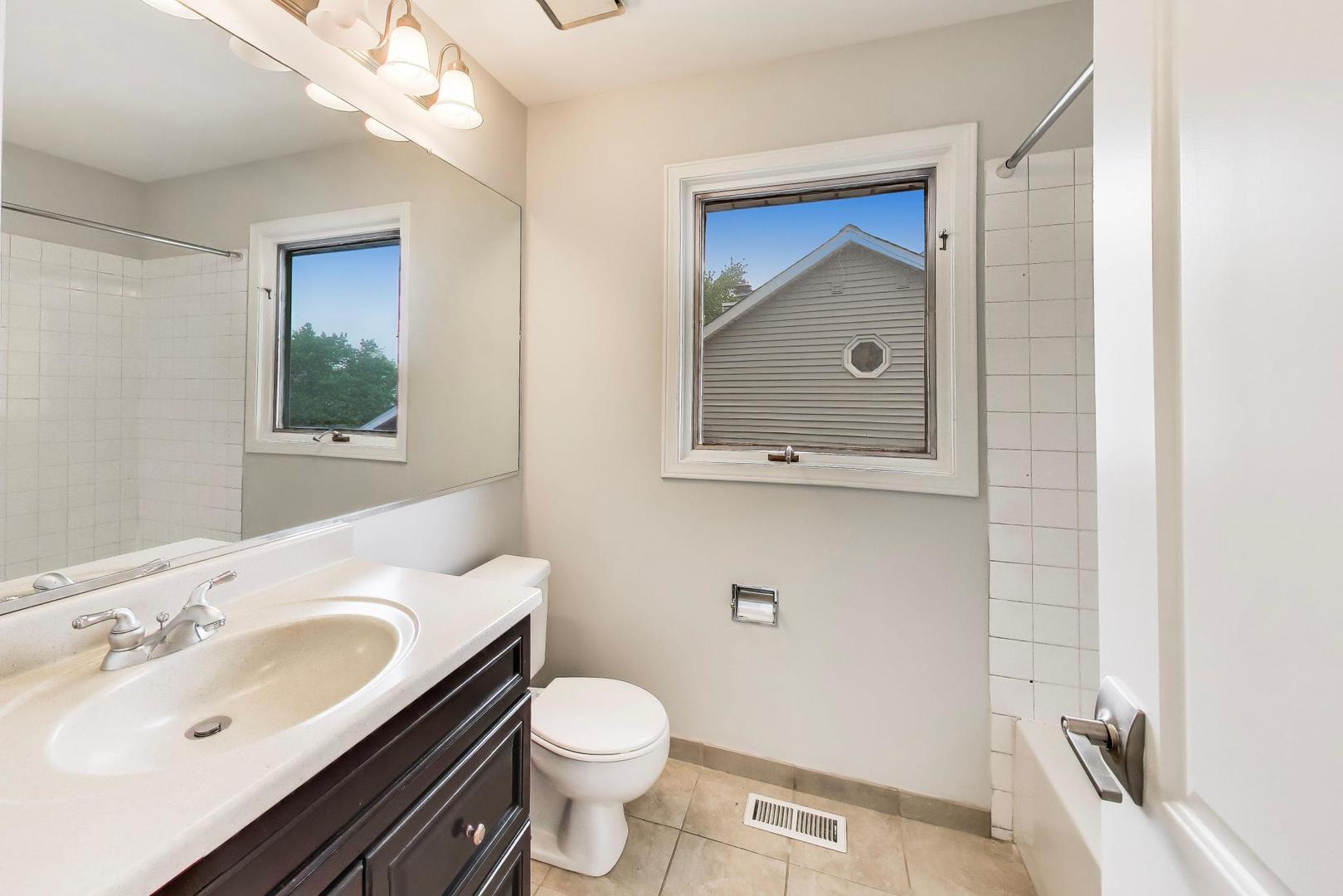 1101 Oakwood Drive, Westmont, IL 60559