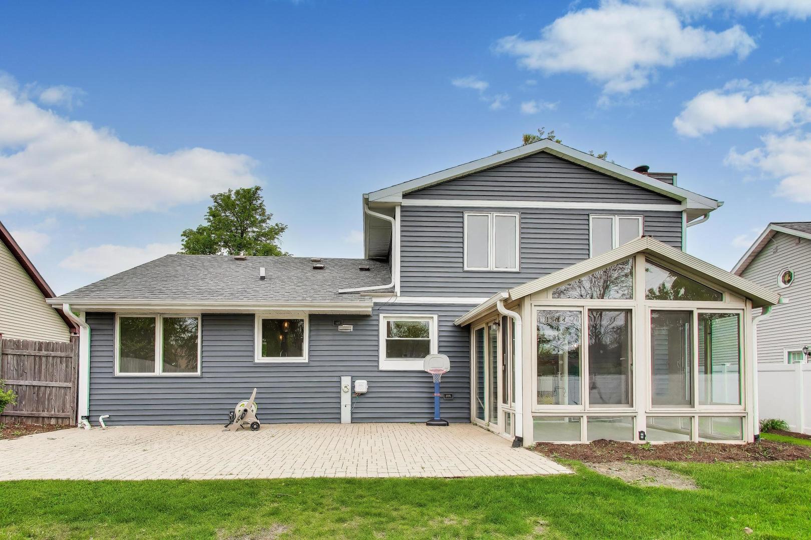 1101 Oakwood Drive, Westmont, IL 60559