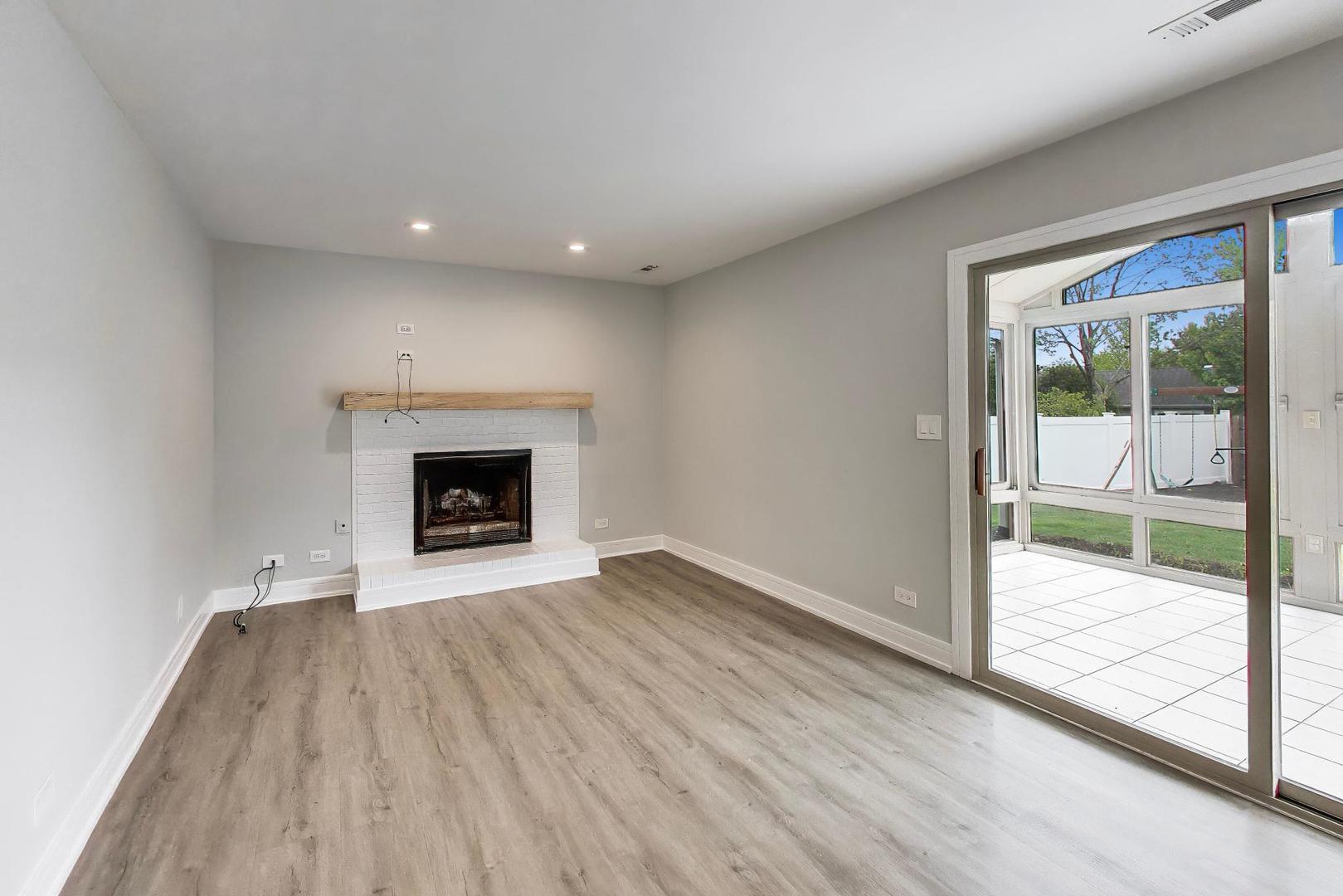 1101 Oakwood Drive, Westmont, IL 60559