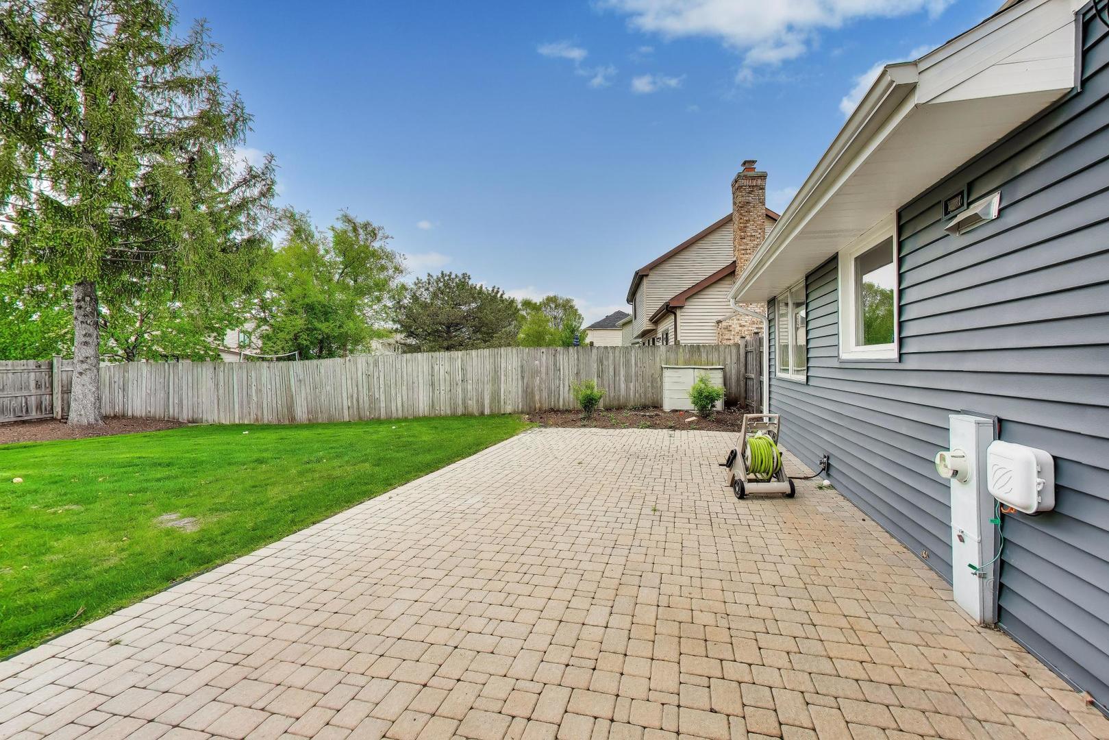 1101 Oakwood Drive, Westmont, IL 60559