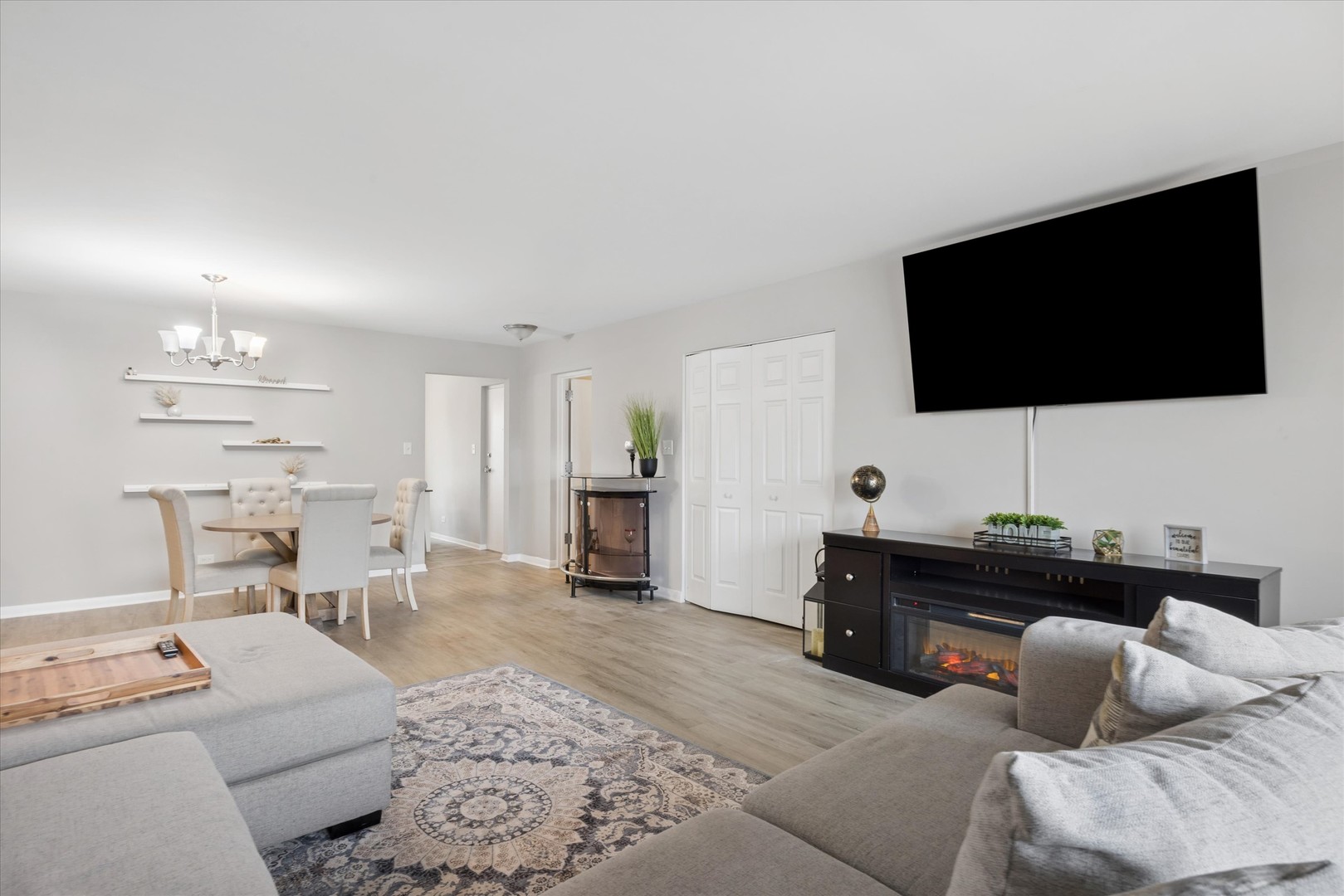 10344 S Pulaski Road #304, Oak Lawn, IL 60453