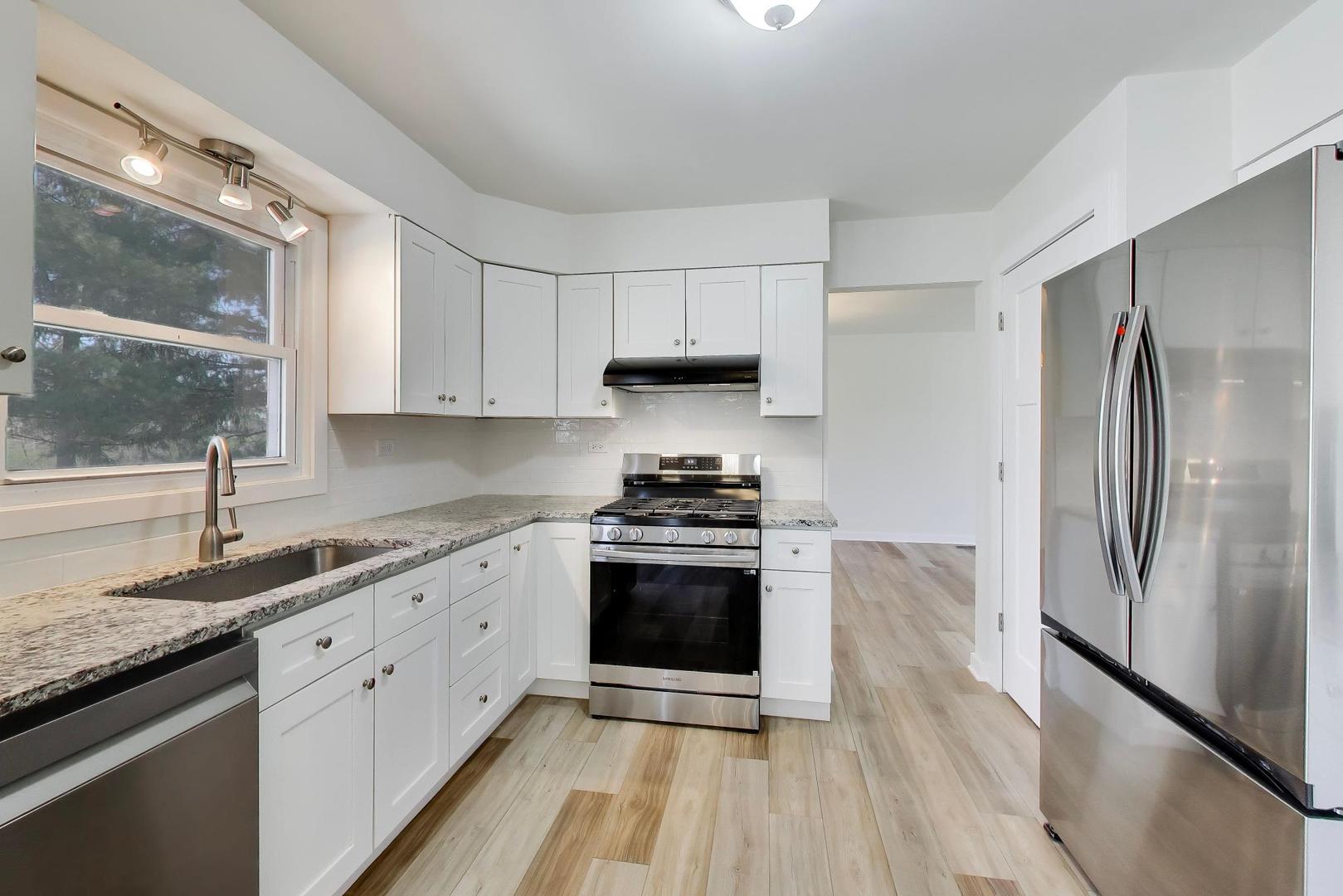 1820 Bolson Drive, Downers Grove, IL 60516