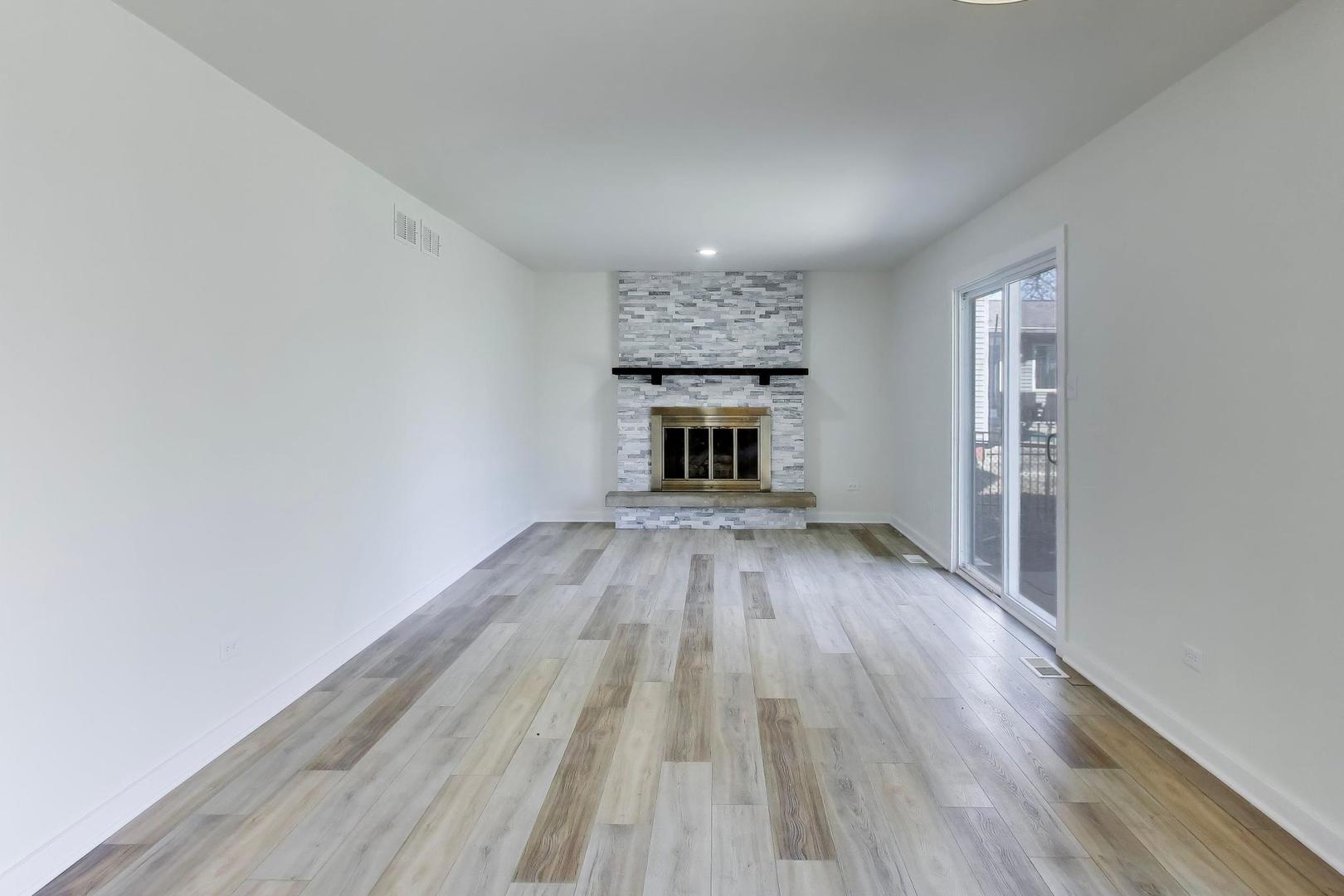 1820 Bolson Drive, Downers Grove, IL 60516