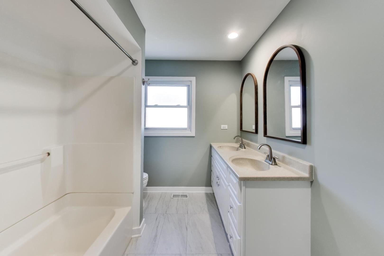 1820 Bolson Drive, Downers Grove, IL 60516