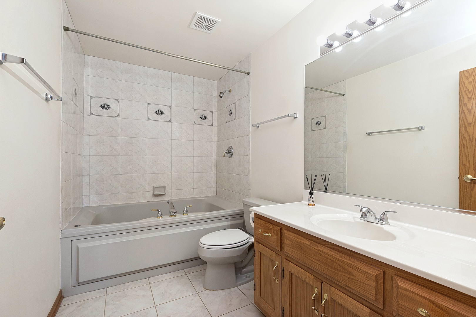 16538 Fairfax Court, Tinley Park, IL 60477