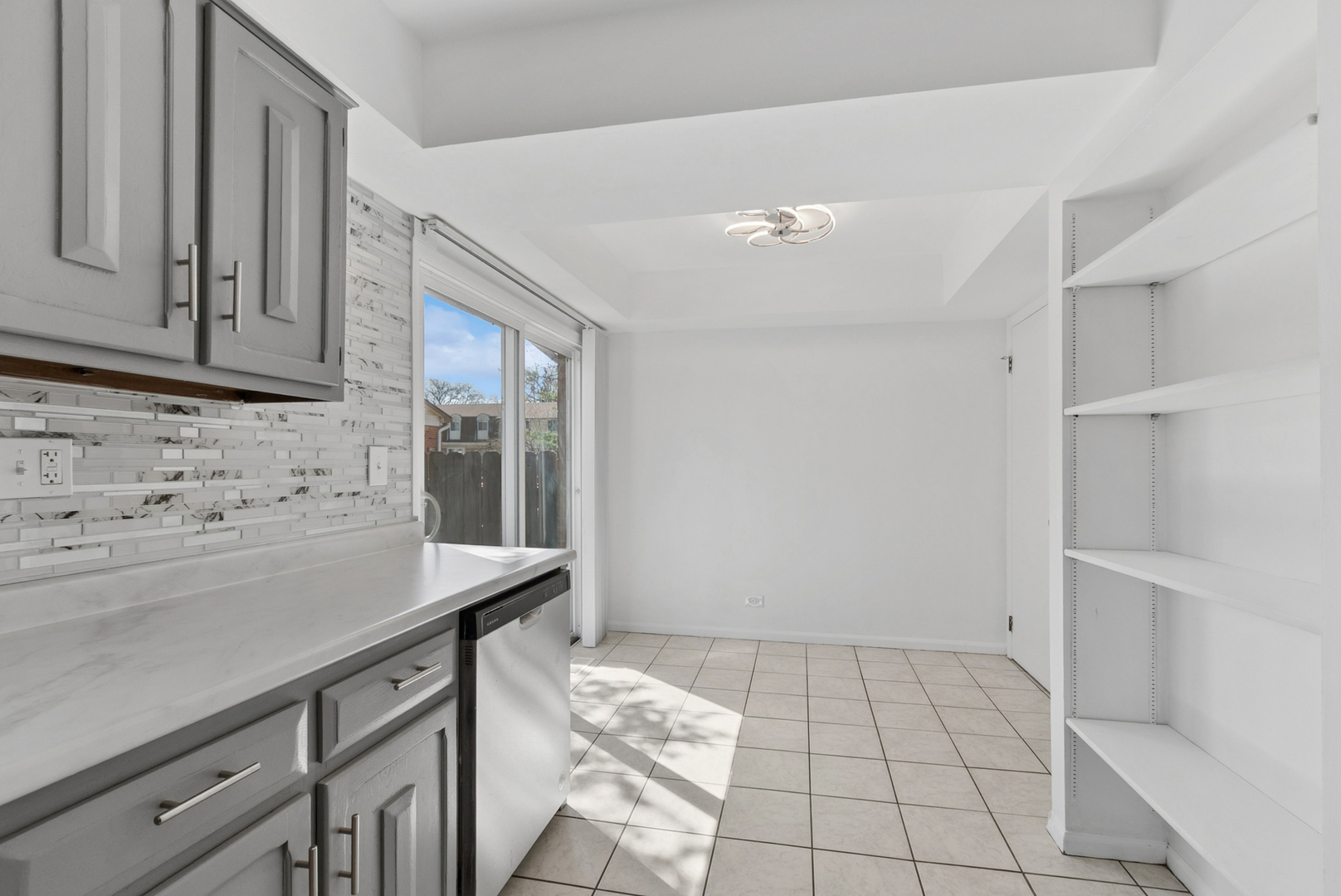 2033 Lioncrest Drive, Richton Park, IL 60471