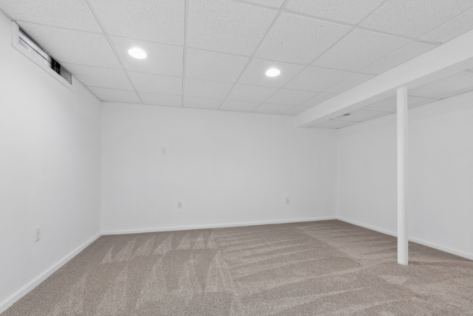 2033 Lioncrest Drive, Richton Park, IL 60471