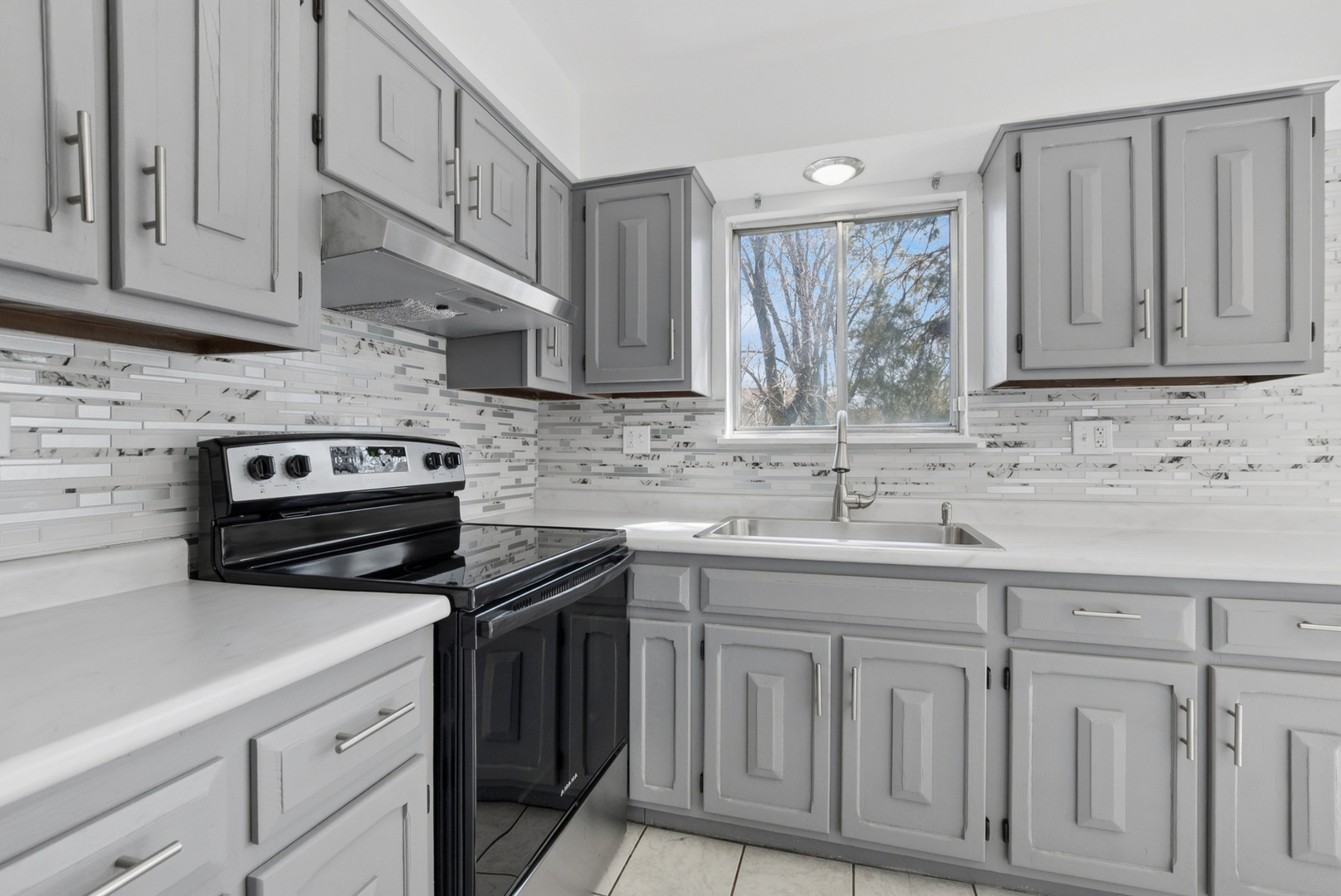 2033 Lioncrest Drive, Richton Park, IL 60471