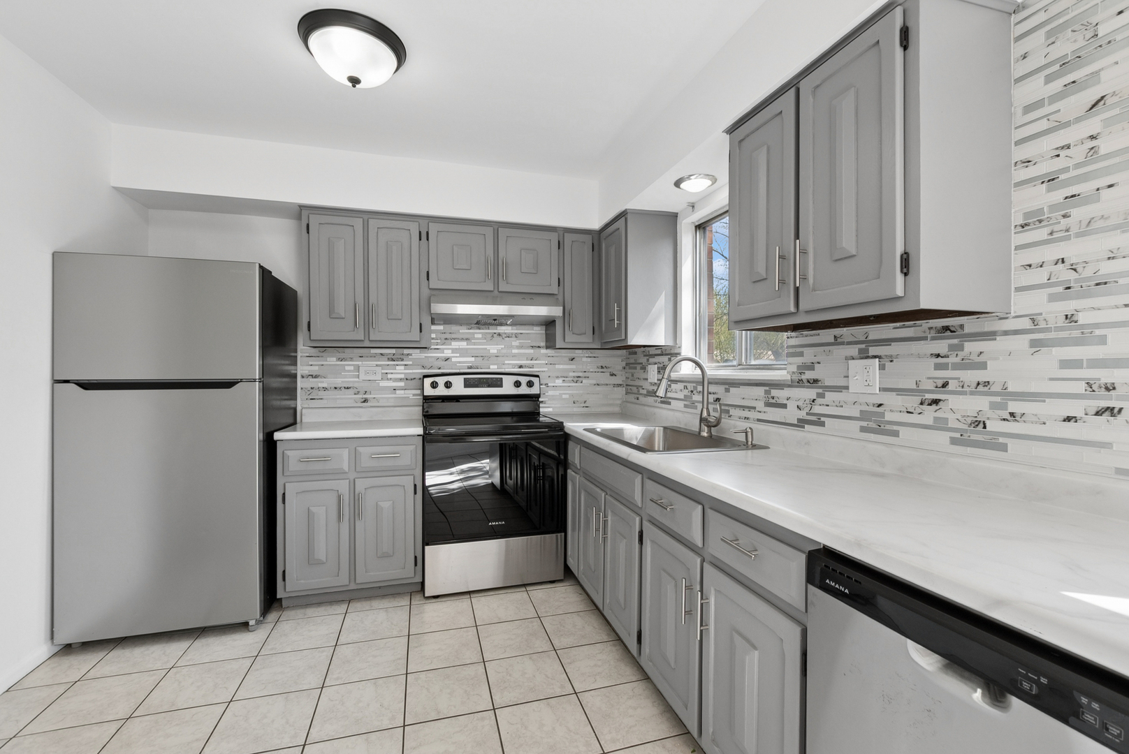 2033 Lioncrest Drive, Richton Park, IL 60471