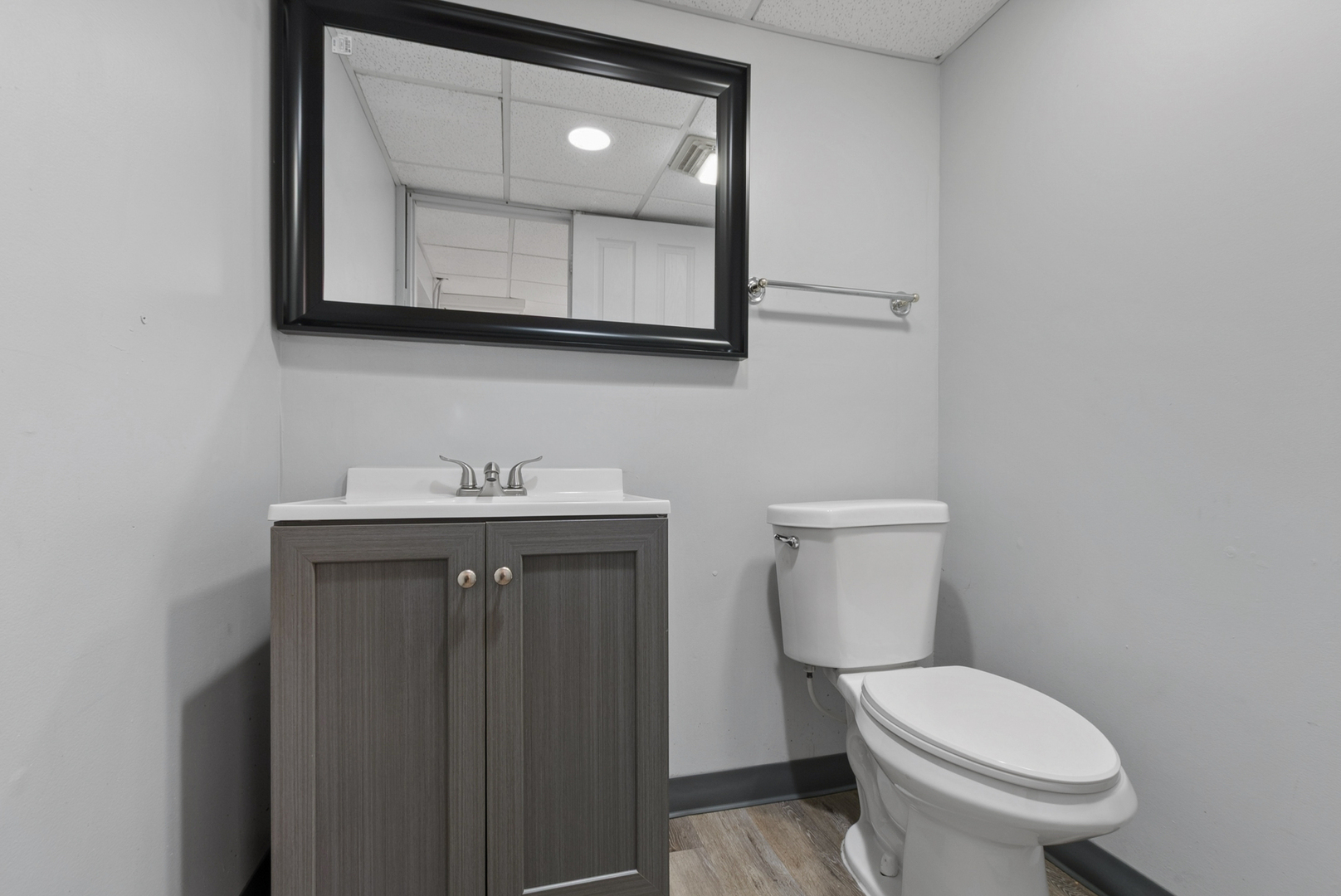 2033 Lioncrest Drive, Richton Park, IL 60471