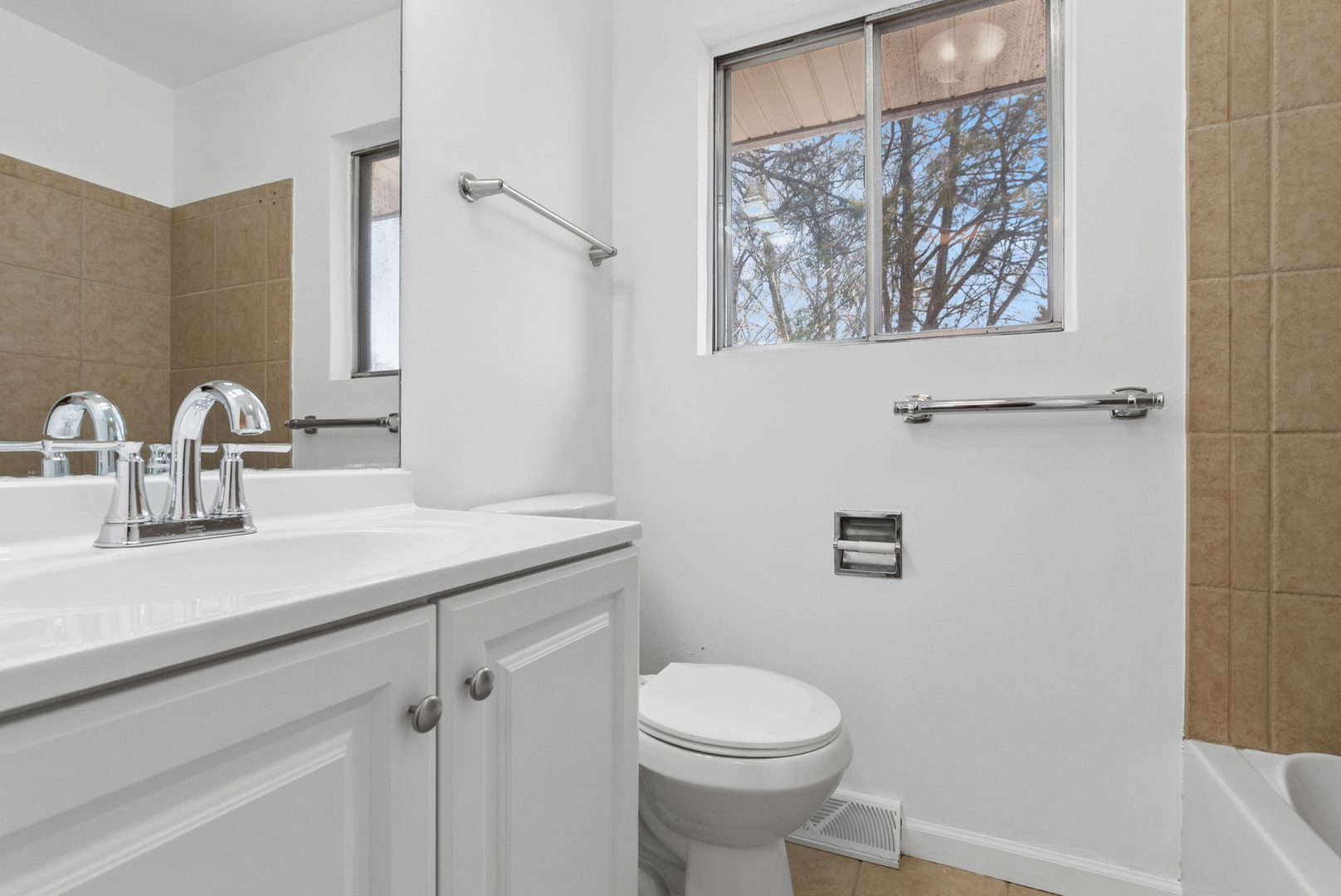 2033 Lioncrest Drive, Richton Park, IL 60471