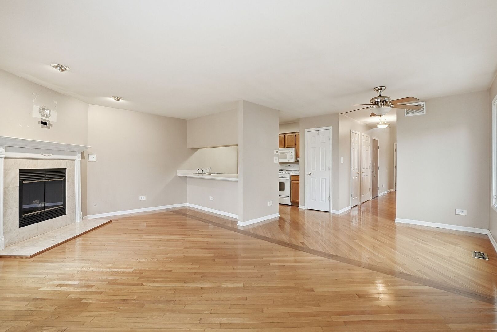 1423 Peachtree Lane, Lockport, IL 60441