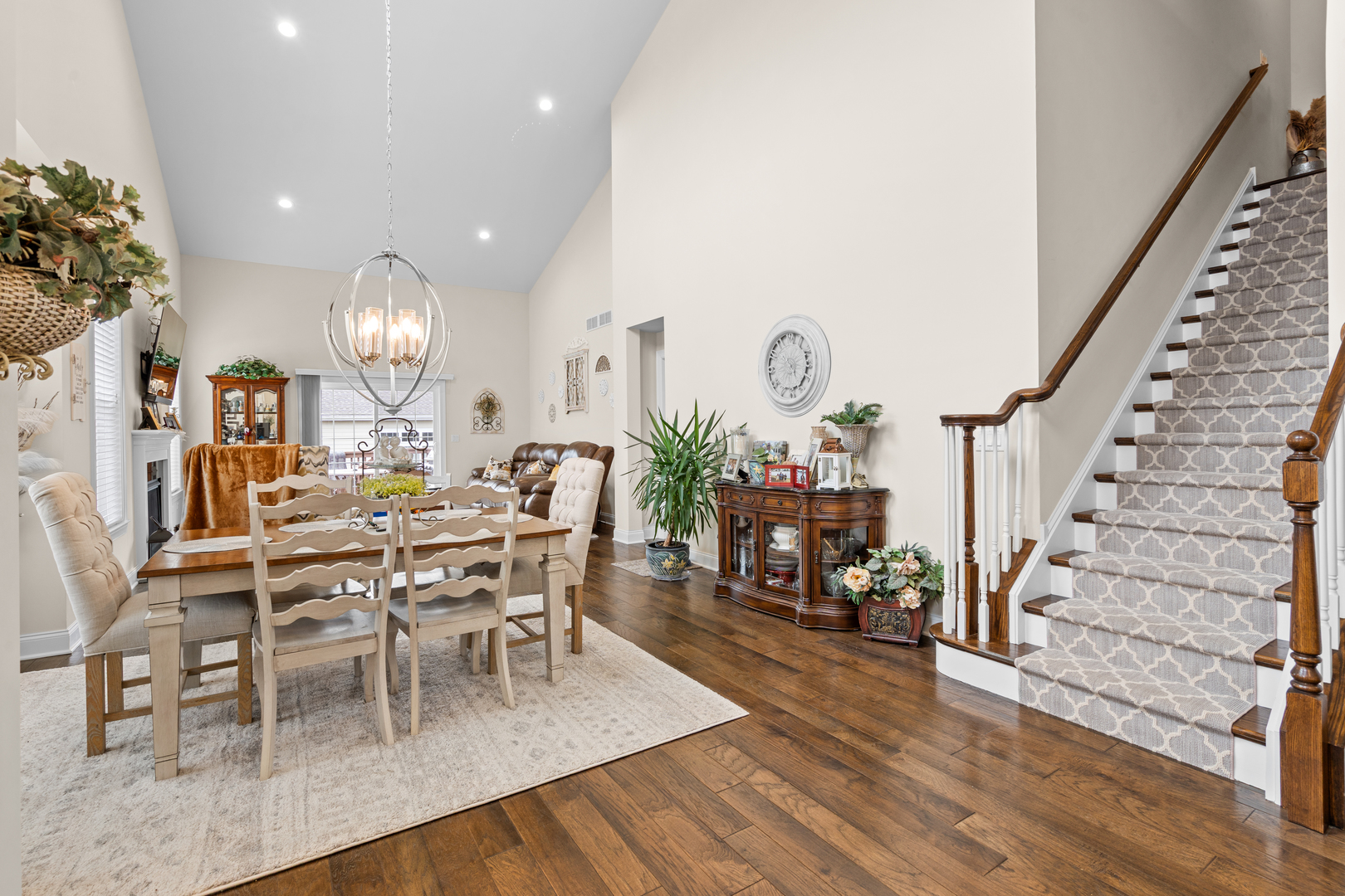 1265 Falcon Ridge Drive, Elgin, IL 60124