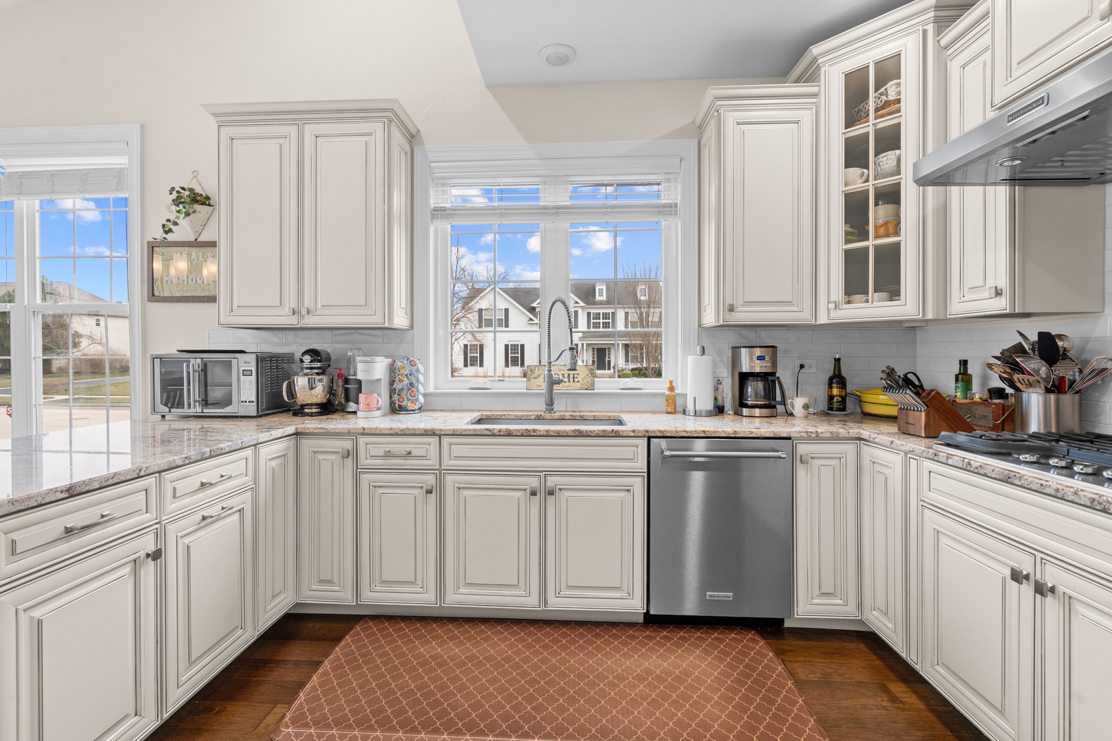 1265 Falcon Ridge Drive, Elgin, IL 60124