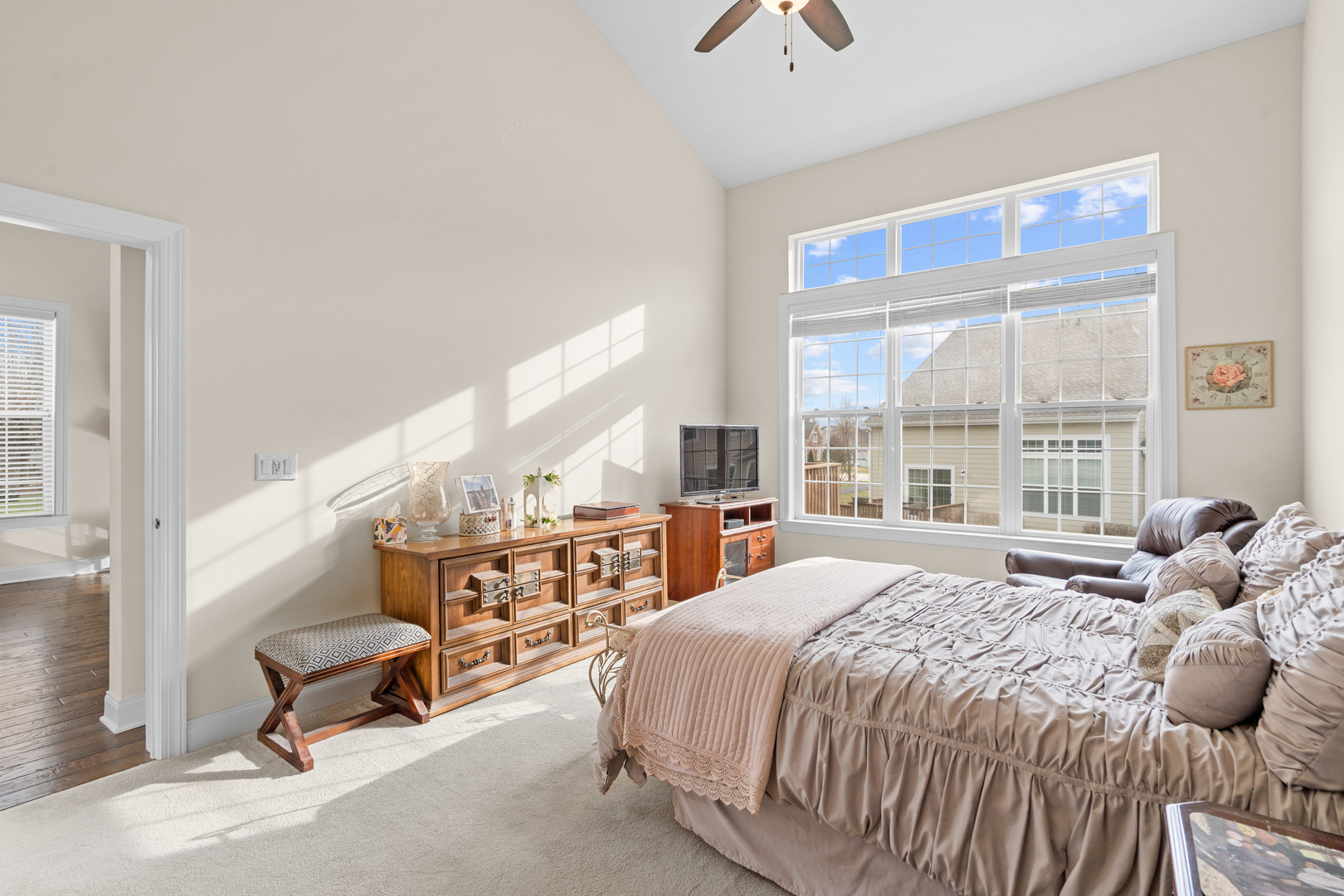 1265 Falcon Ridge Drive, Elgin, IL 60124