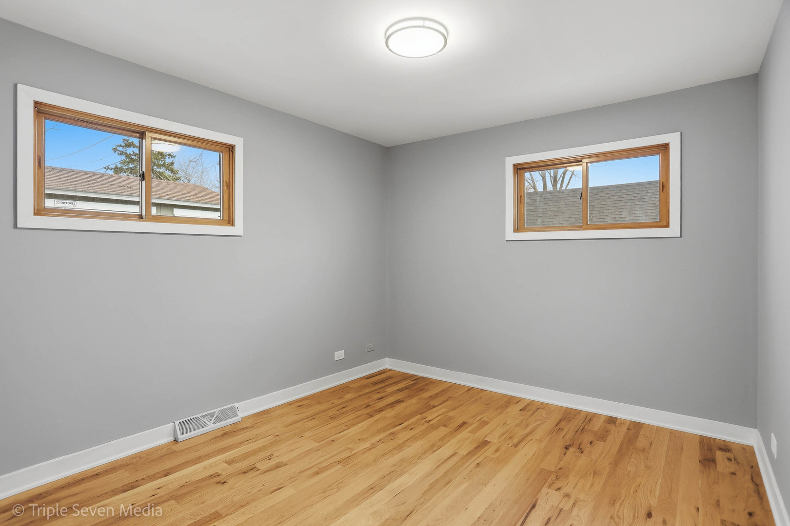 104 E Division Street, Lemont, IL 60439