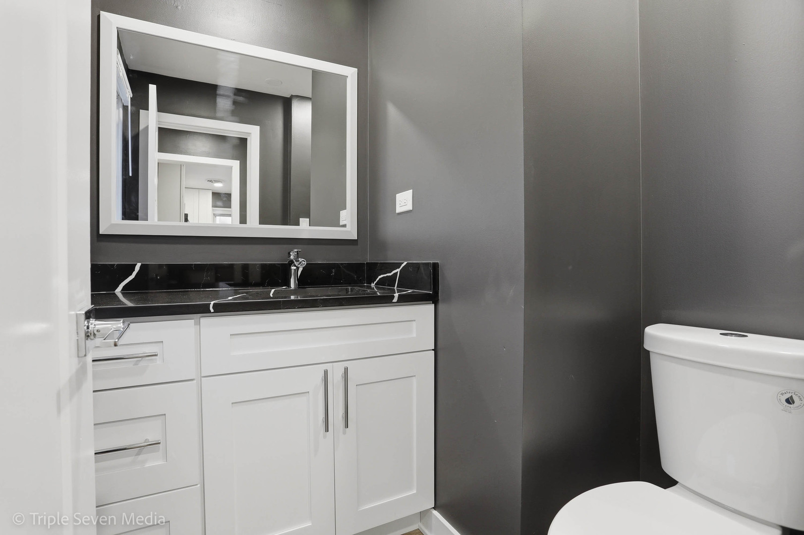 104 E Division Street, Lemont, IL 60439