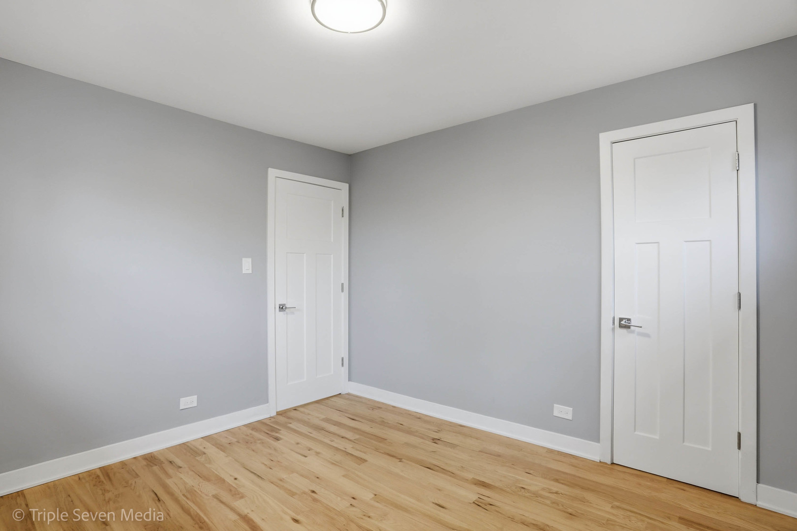 104 E Division Street, Lemont, IL 60439