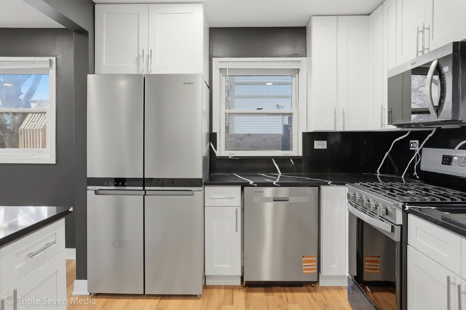 104 E Division Street, Lemont, IL 60439