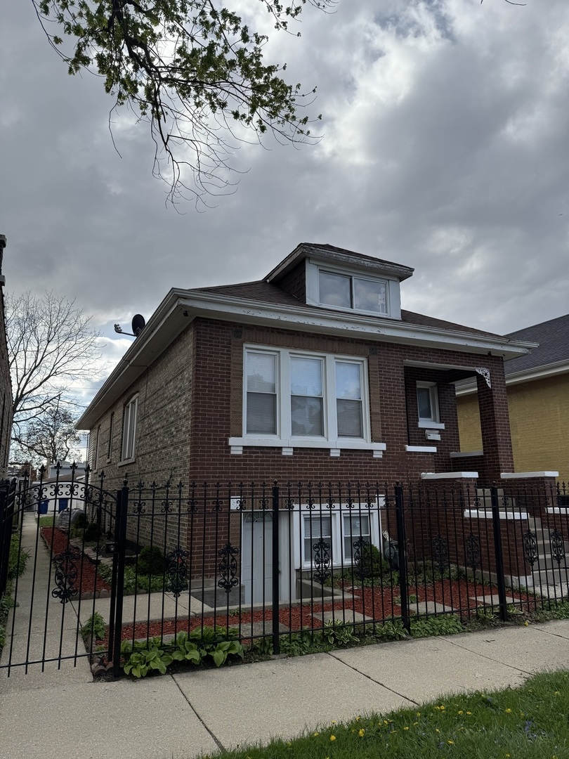 2326 S 58th Court, Cicero, IL 60804