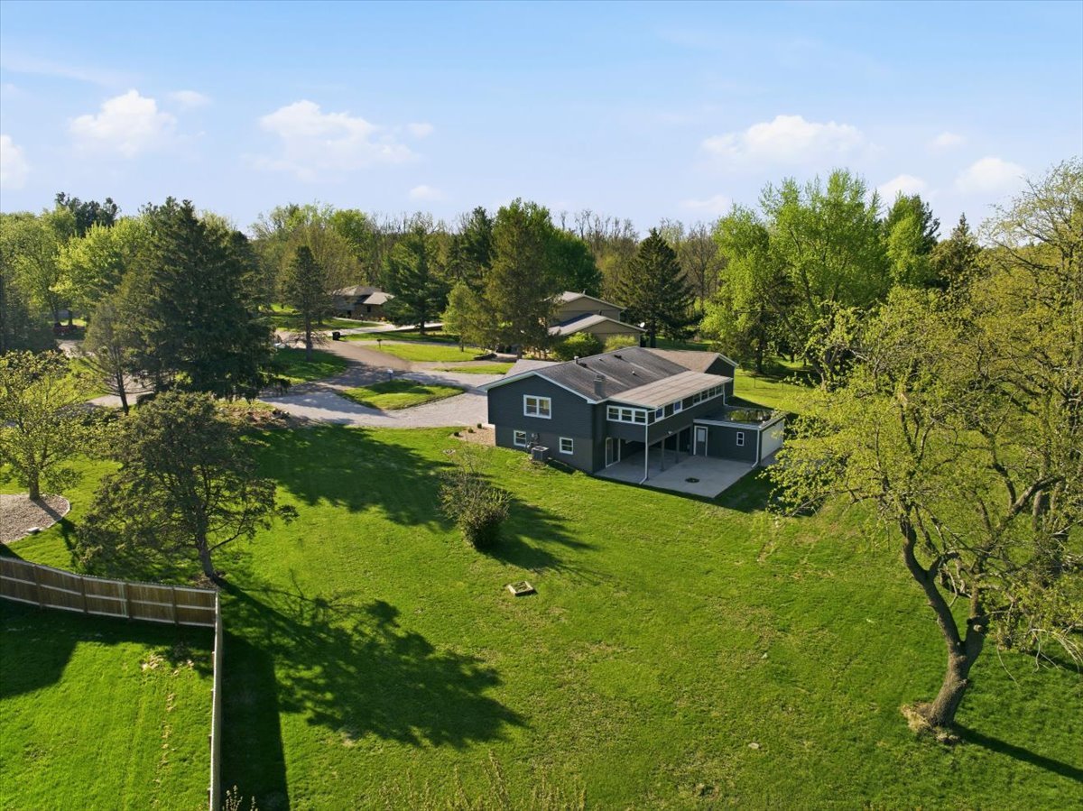 9646 Ridgewood Court, Bloomington, IL 61705