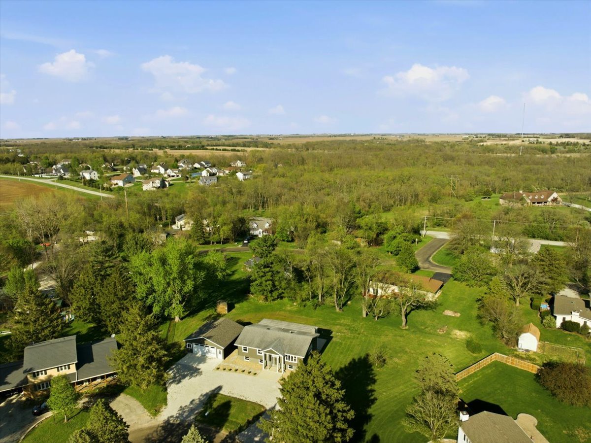 9646 Ridgewood Court, Bloomington, IL 61705