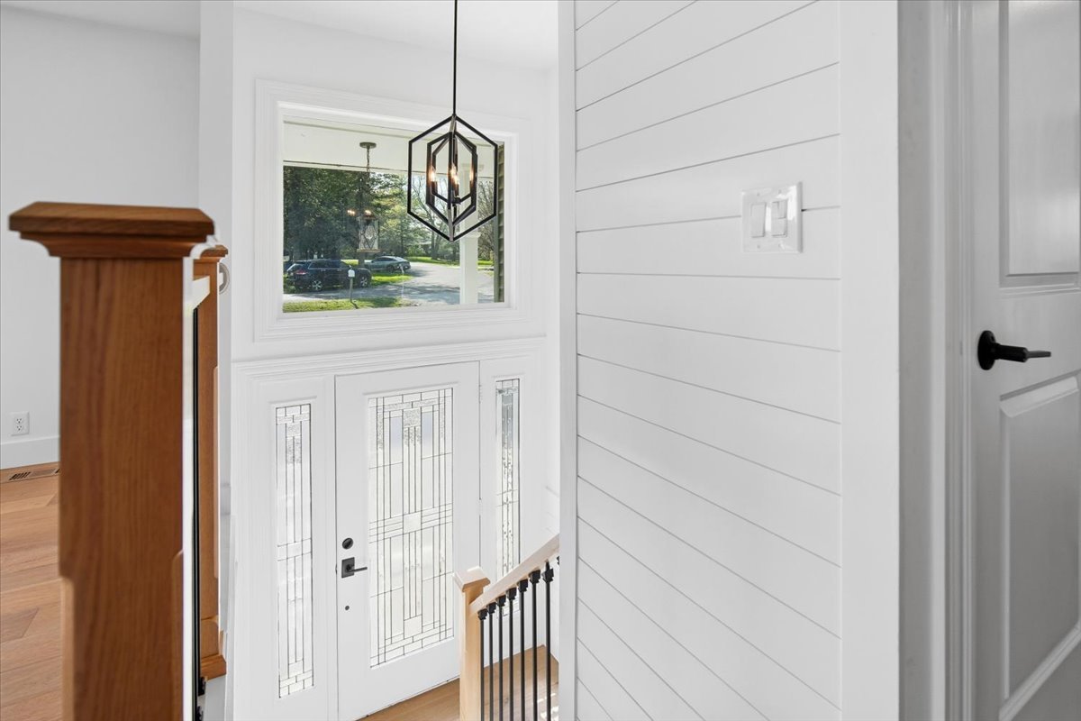 9646 Ridgewood Court, Bloomington, IL 61705