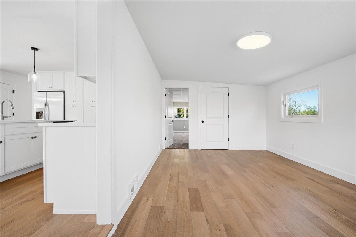 9646 Ridgewood Court, Bloomington, IL 61705