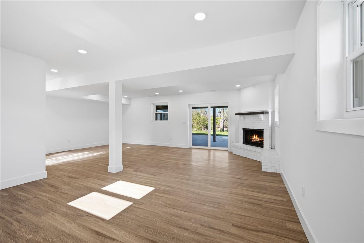 9646 Ridgewood Court, Bloomington, IL 61705