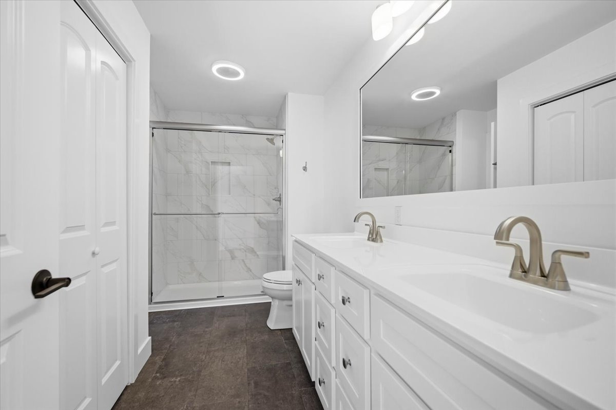 9646 Ridgewood Court, Bloomington, IL 61705