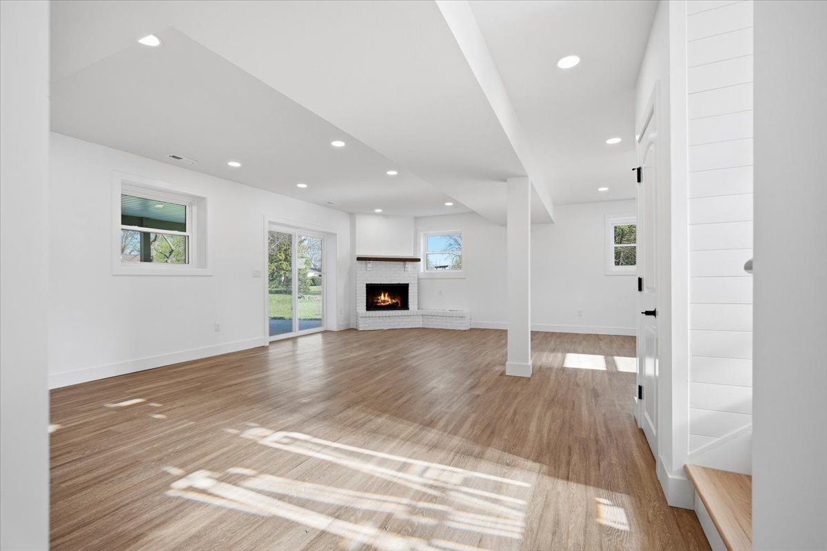 9646 Ridgewood Court, Bloomington, IL 61705