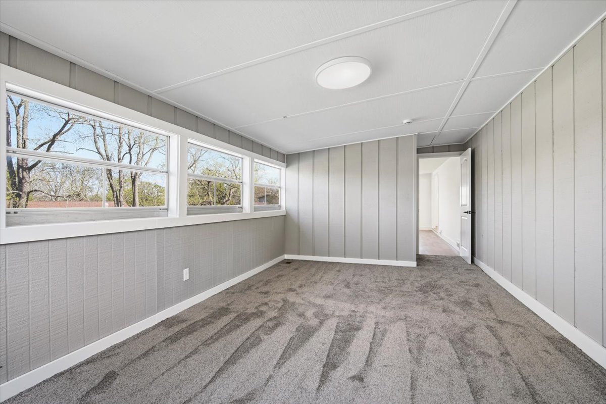 9646 Ridgewood Court, Bloomington, IL 61705