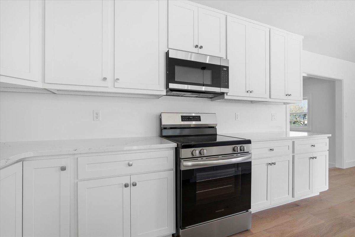 9646 Ridgewood Court, Bloomington, IL 61705