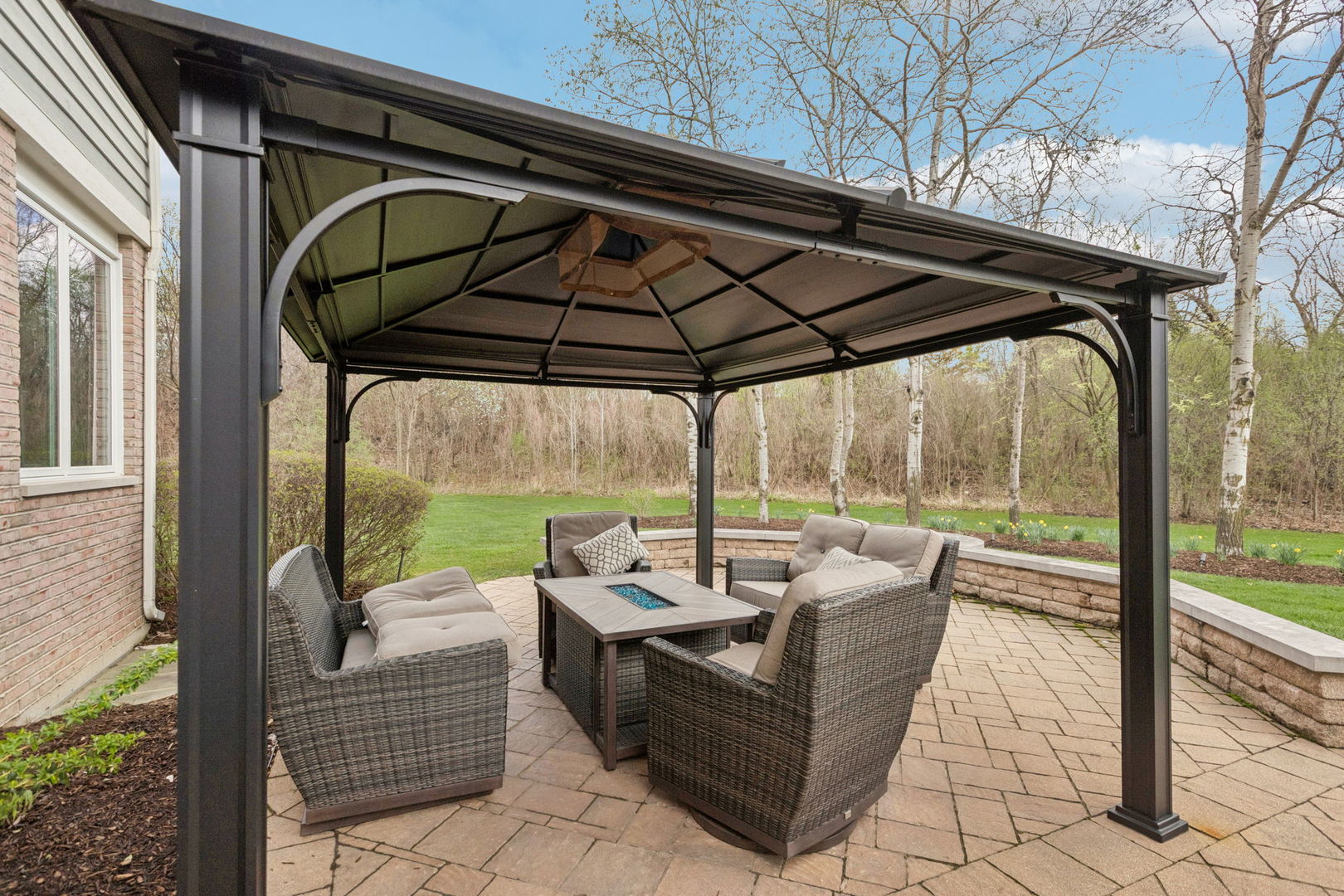 14101 W Rodmell Court, Libertyville, IL 60048