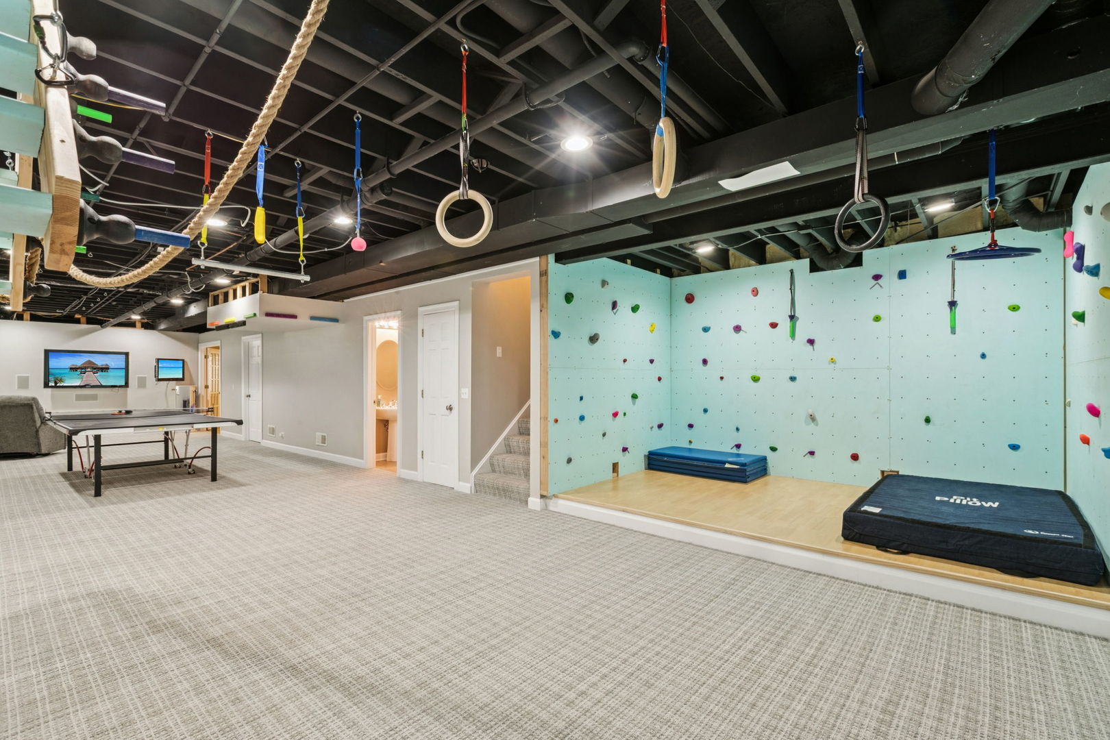 14101 W Rodmell Court, Libertyville, IL 60048