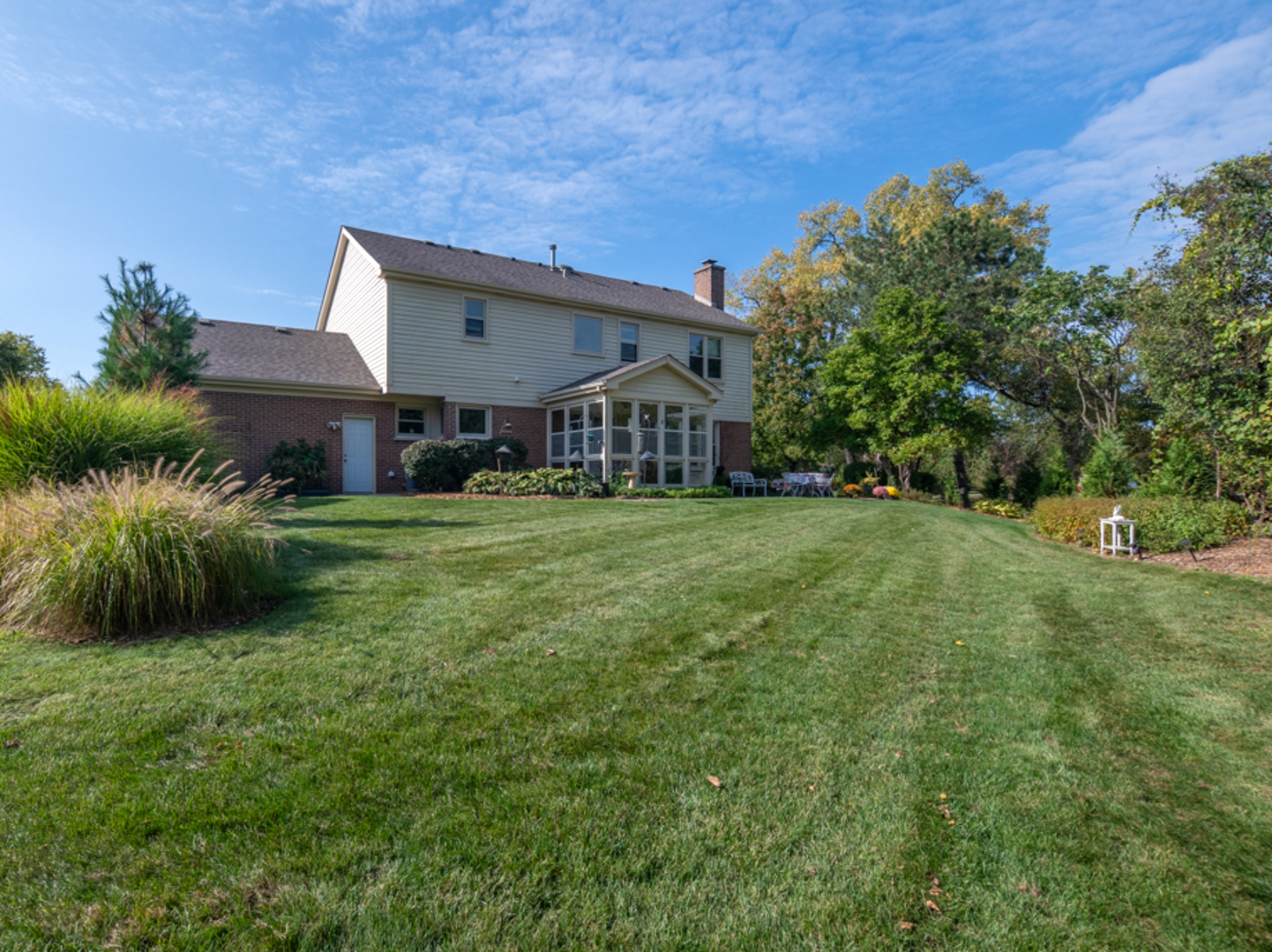 1351 Callen Lane, Des Plaines, IL 60016