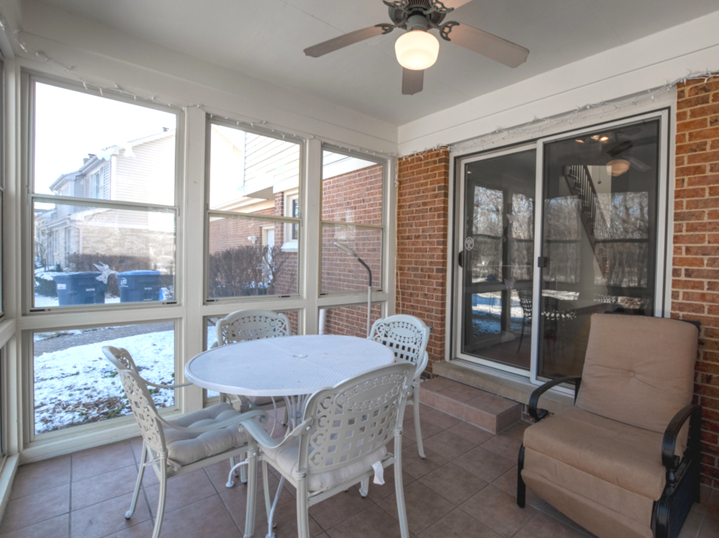 1351 Callen Lane, Des Plaines, IL 60016