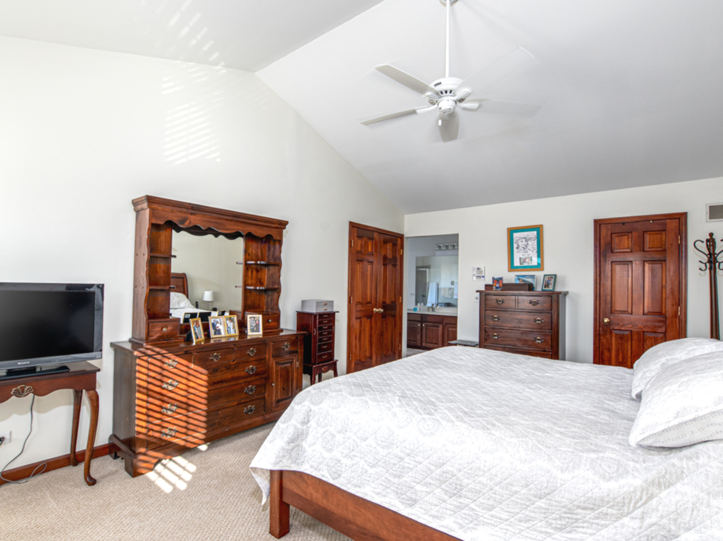 1351 Callen Lane, Des Plaines, IL 60016