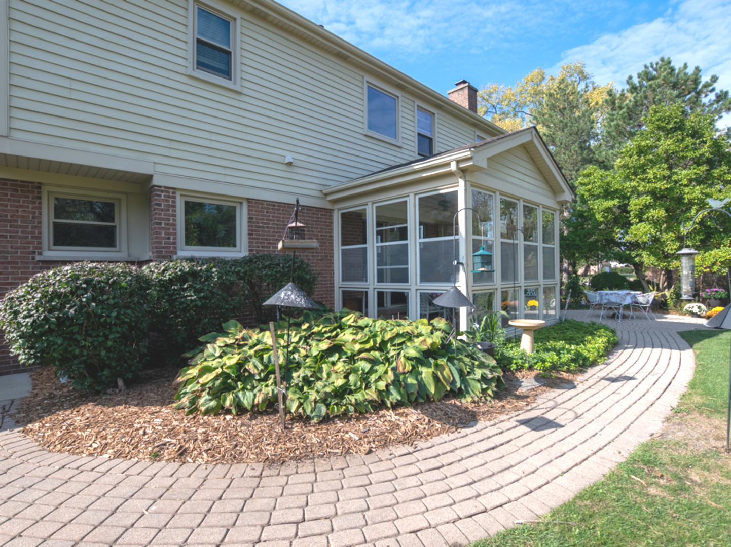 1351 Callen Lane, Des Plaines, IL 60016