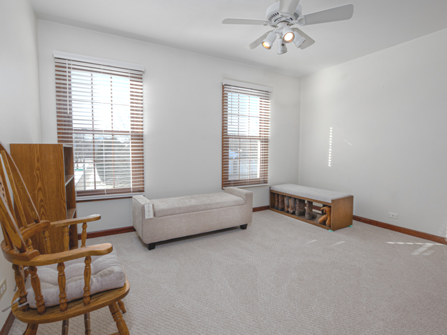 1351 Callen Lane, Des Plaines, IL 60016