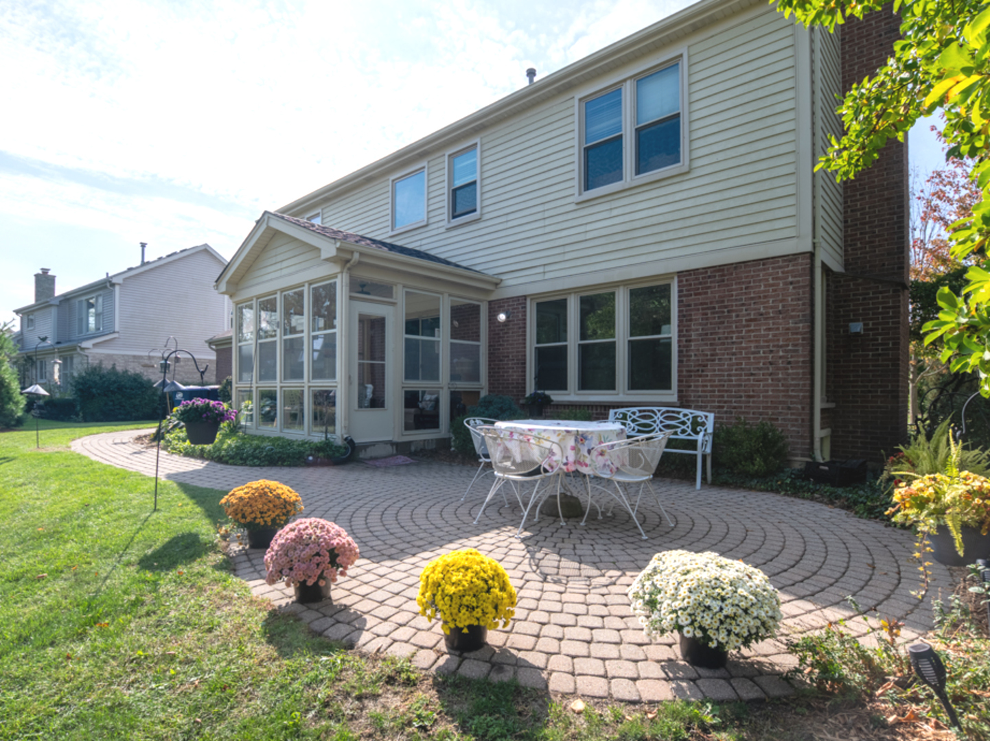 1351 Callen Lane, Des Plaines, IL 60016