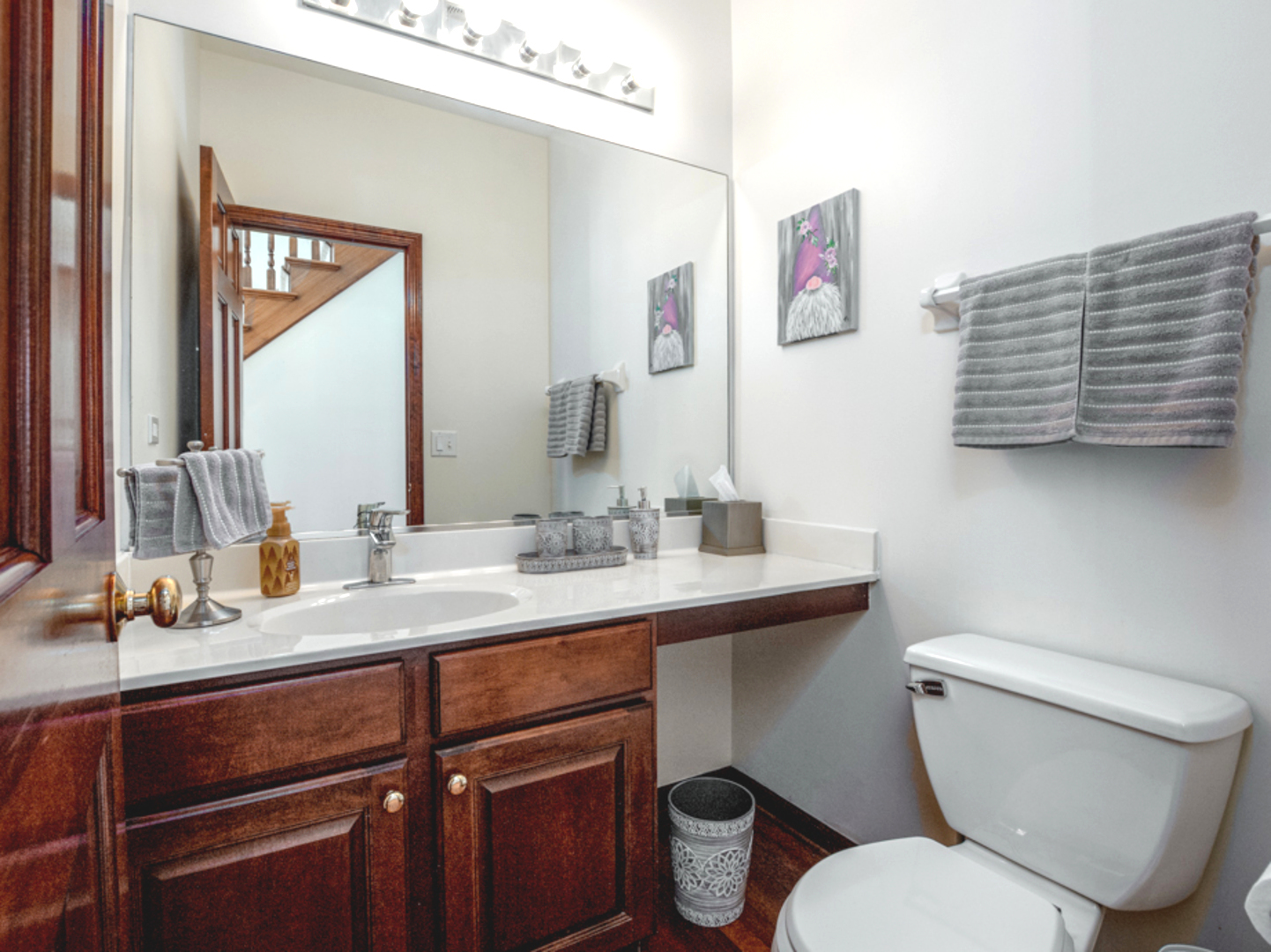 1351 Callen Lane, Des Plaines, IL 60016