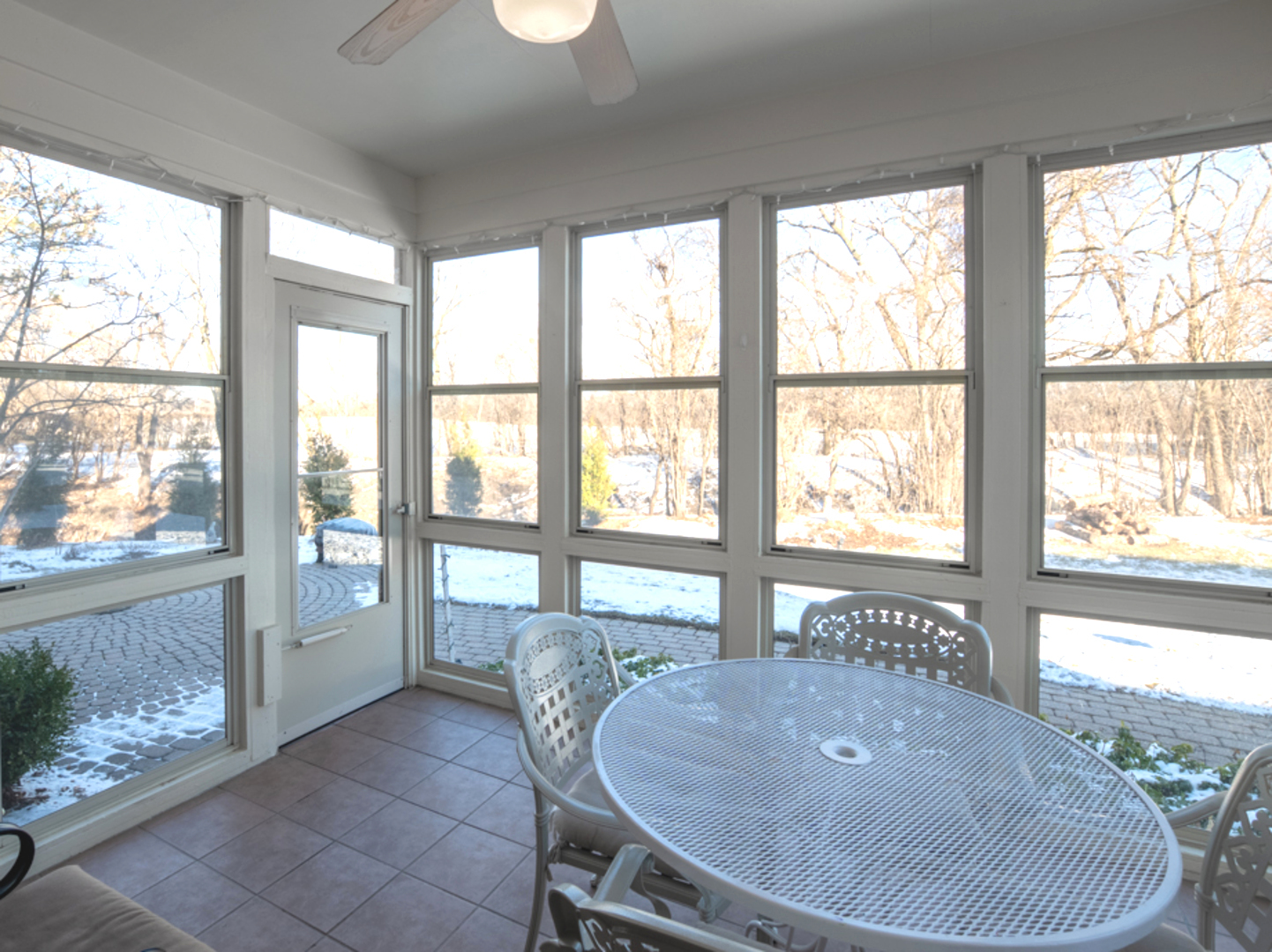 1351 Callen Lane, Des Plaines, IL 60016