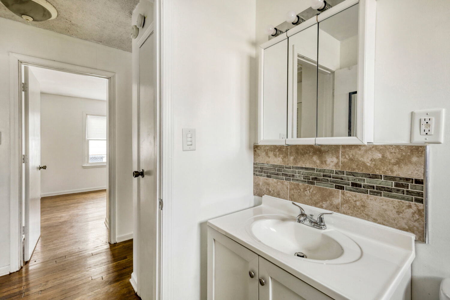 14912 S San Francisco Avenue, Posen, IL 60469