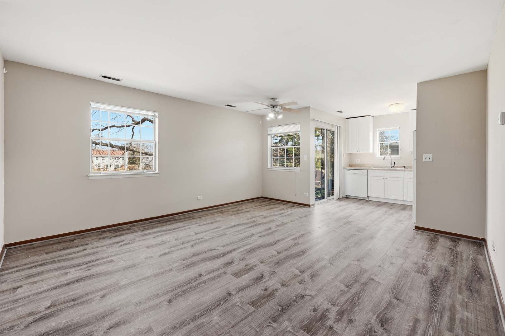 36 Gant Circle #H, Streamwood, IL 60107