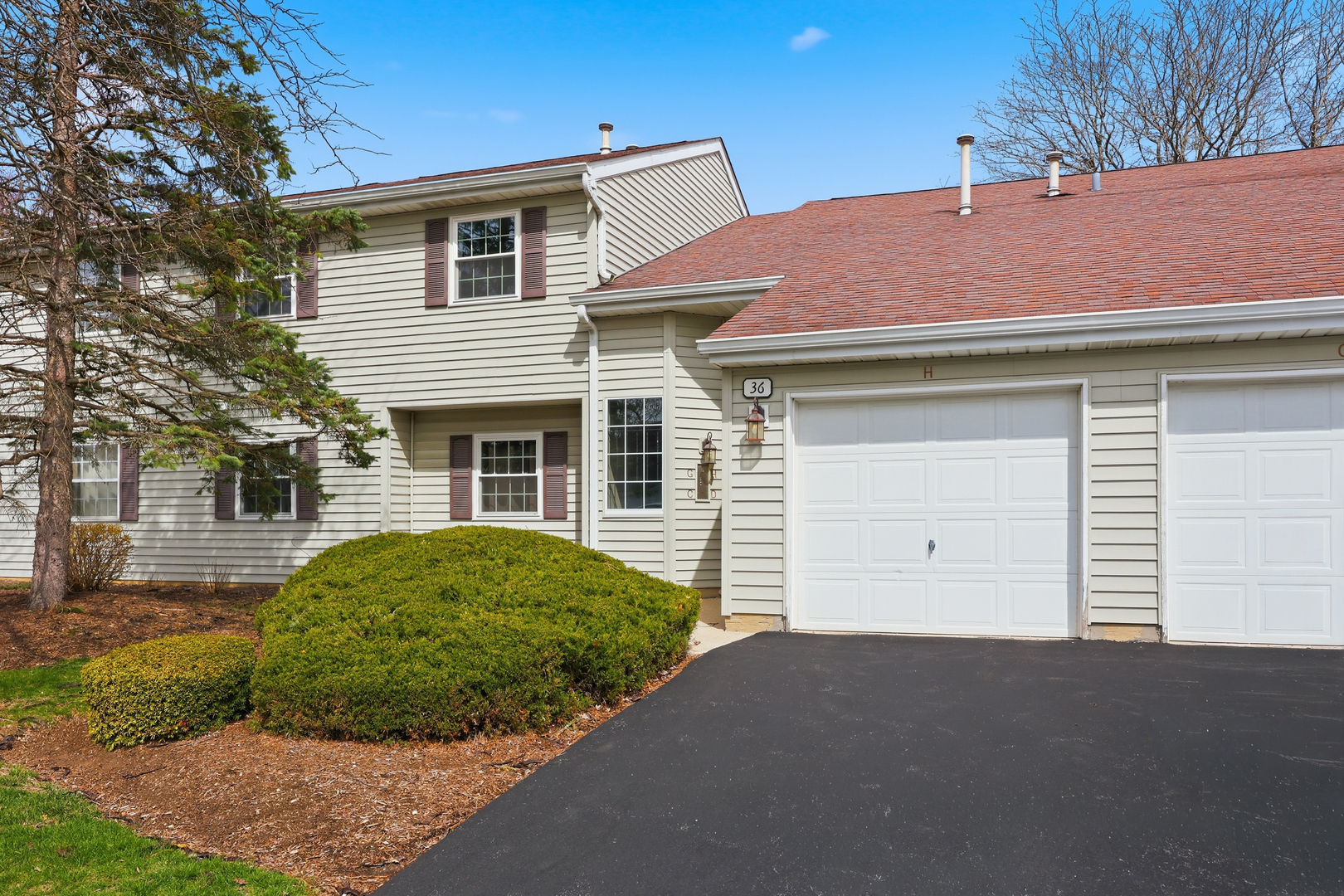 36 Gant Circle #H, Streamwood, IL 60107