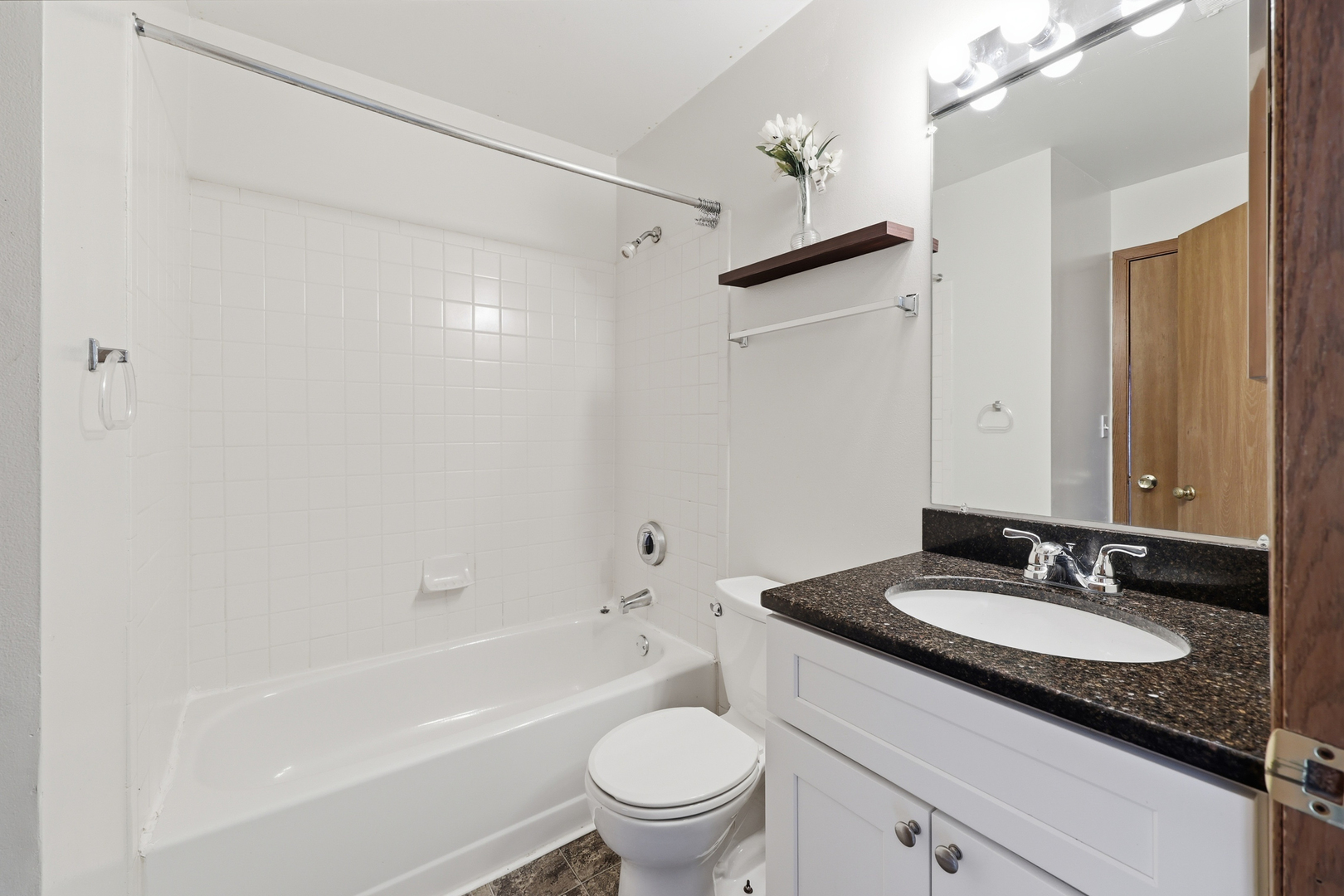 36 Gant Circle #H, Streamwood, IL 60107